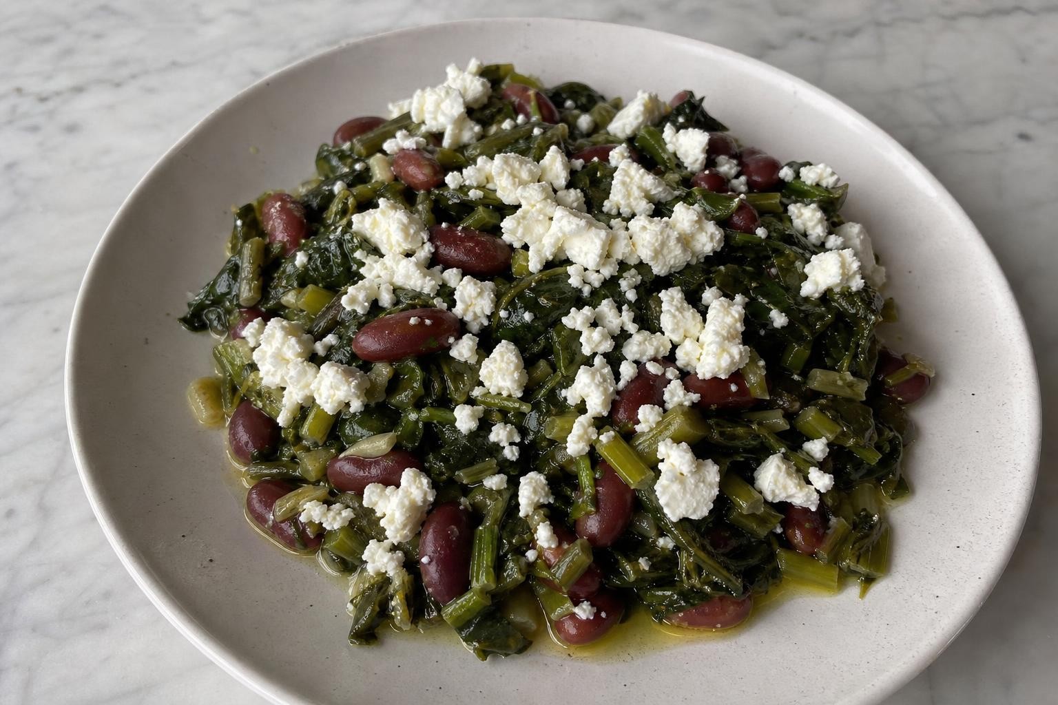 Horta me Fassolia kai Feta